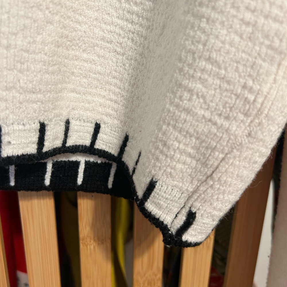 White Turtleneck Sweater with Spiral Design - Picture 3 of 5